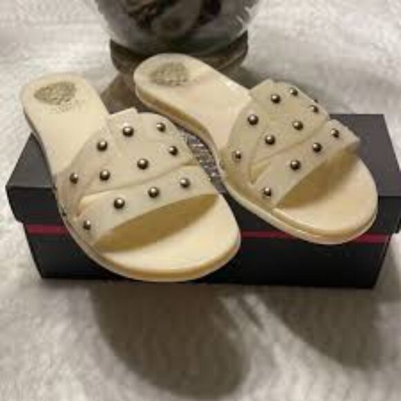 11 - New in Box Vince Camuto Emelon Studded Jelly Slides - Picture 3 of 5